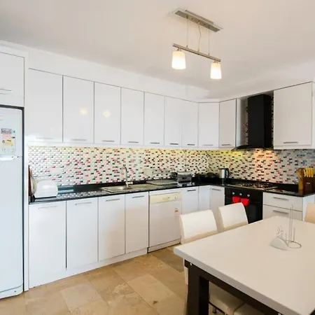 Madiha - Lovely Views Of And The Bay Holiday home